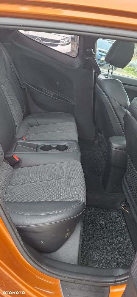 Hyundai Veloster 1.6 DCT Premium - 14