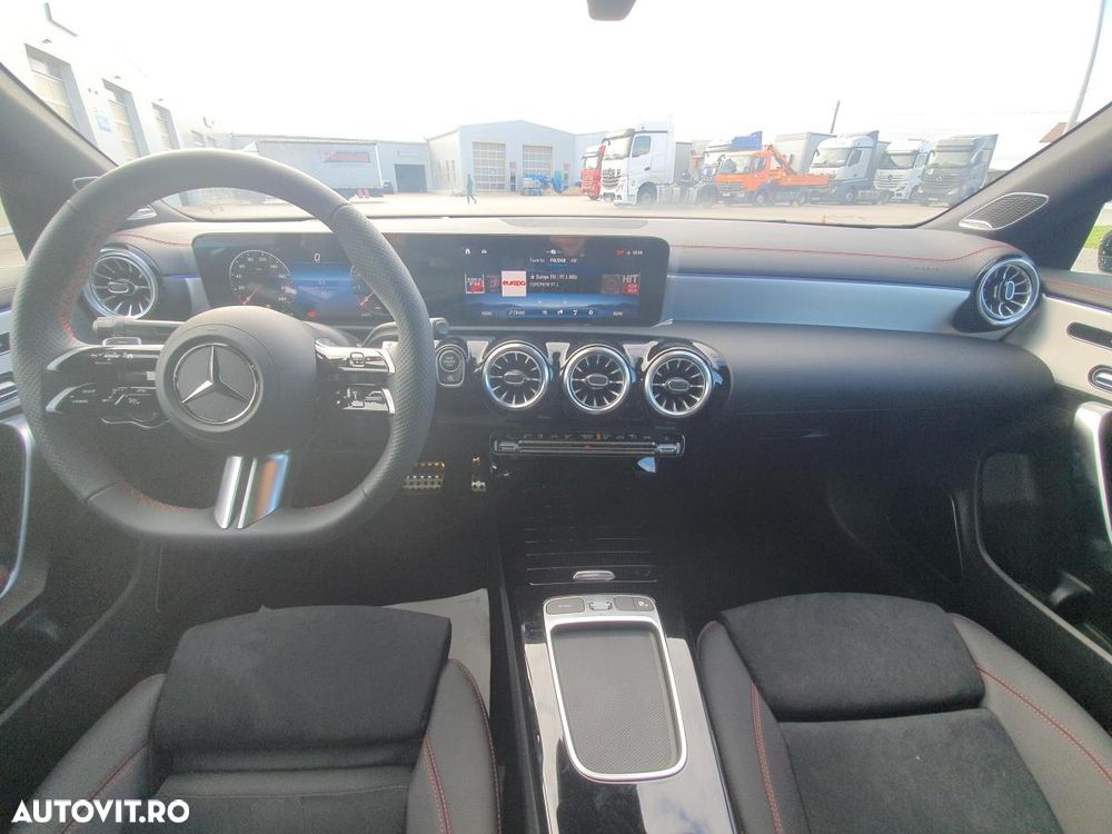 Mercedes-Benz CLA 250 MHEV 4MATIC Coupe - 11