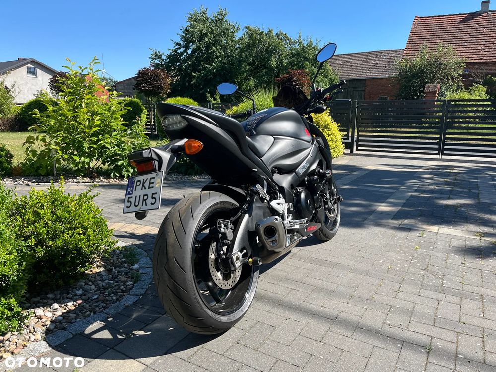 Suzuki GSX 1000 - 5