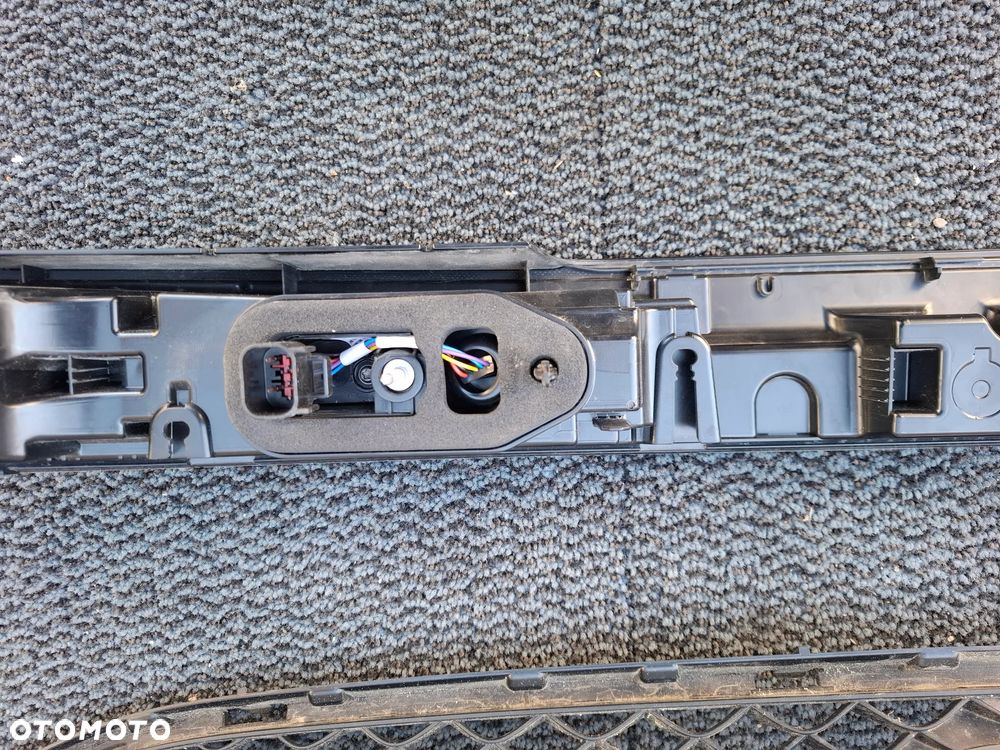 RANGE ROVER VOGUE V L460 22-> LAMPA TYLNA BLENDA EUROPA - 10