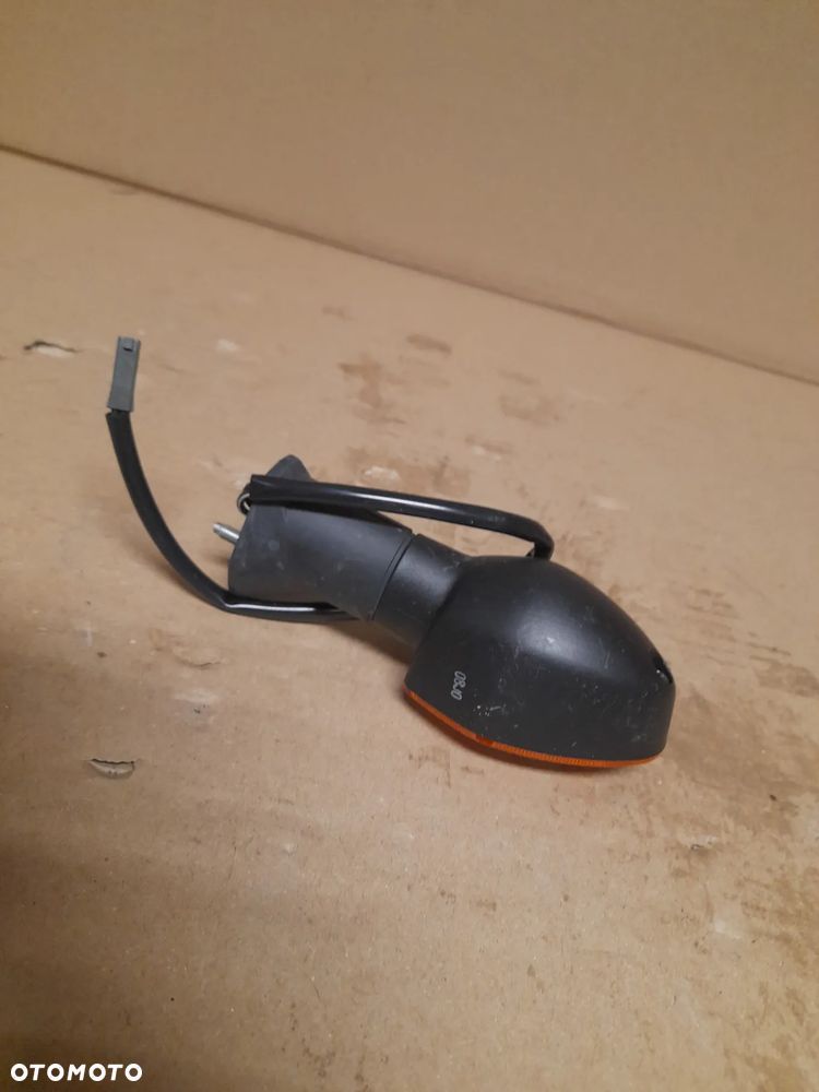 suzuki gsr 750 kierunkowskaz lewy tył - 3