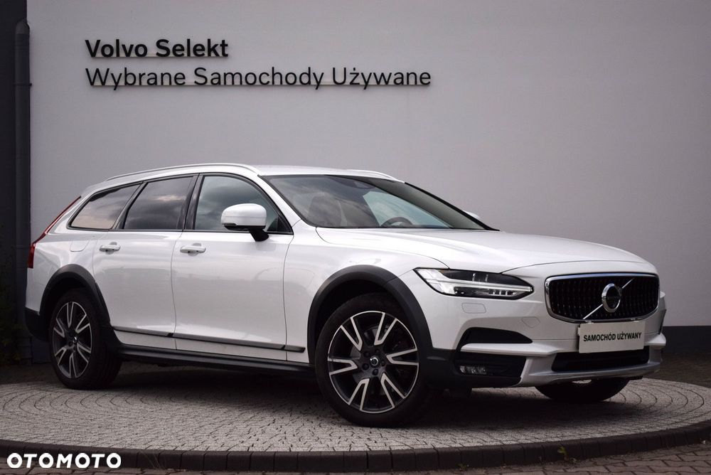 Volvo V90 Cross Country - 3