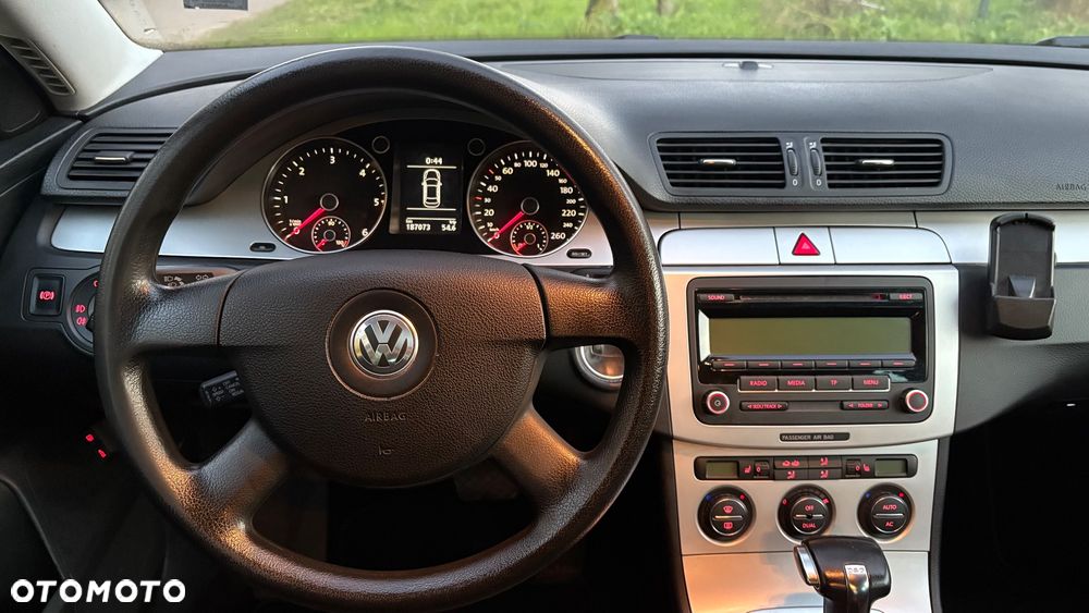 Volkswagen Passat 2.0 TDI Comfortline DSG - 30