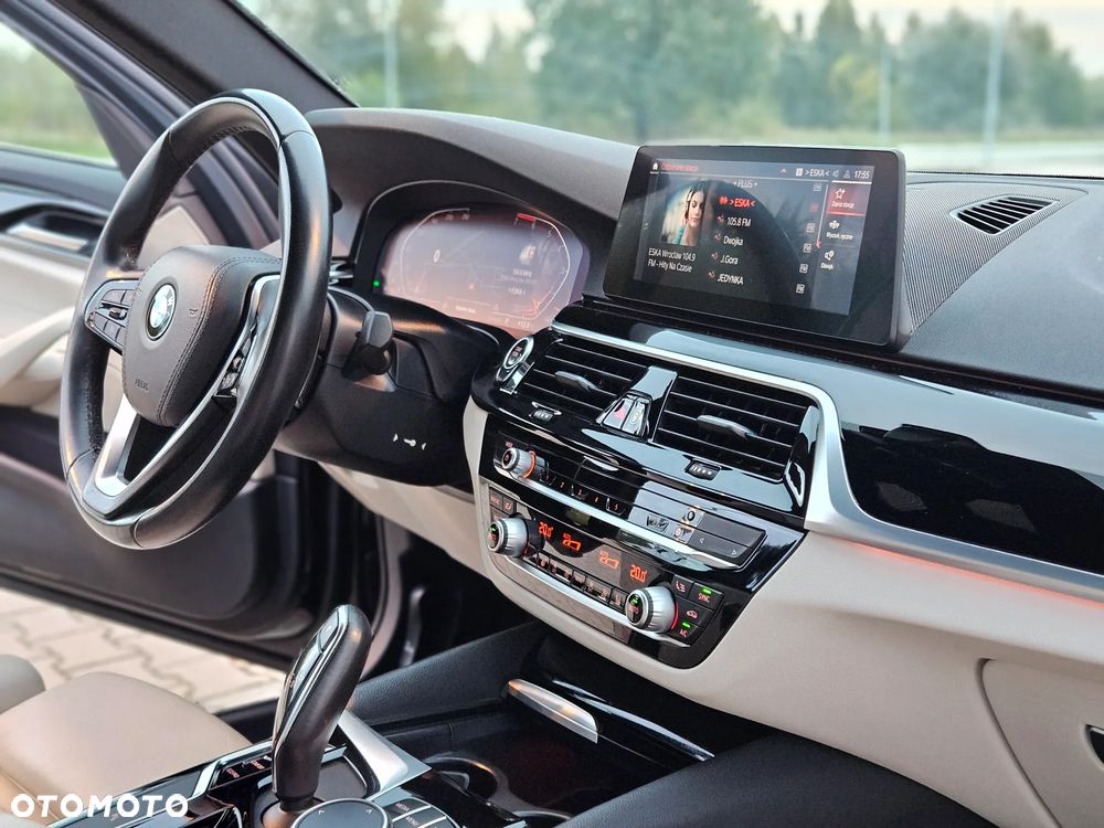 BMW Seria 5 530i xDrive Luxury Line - 8