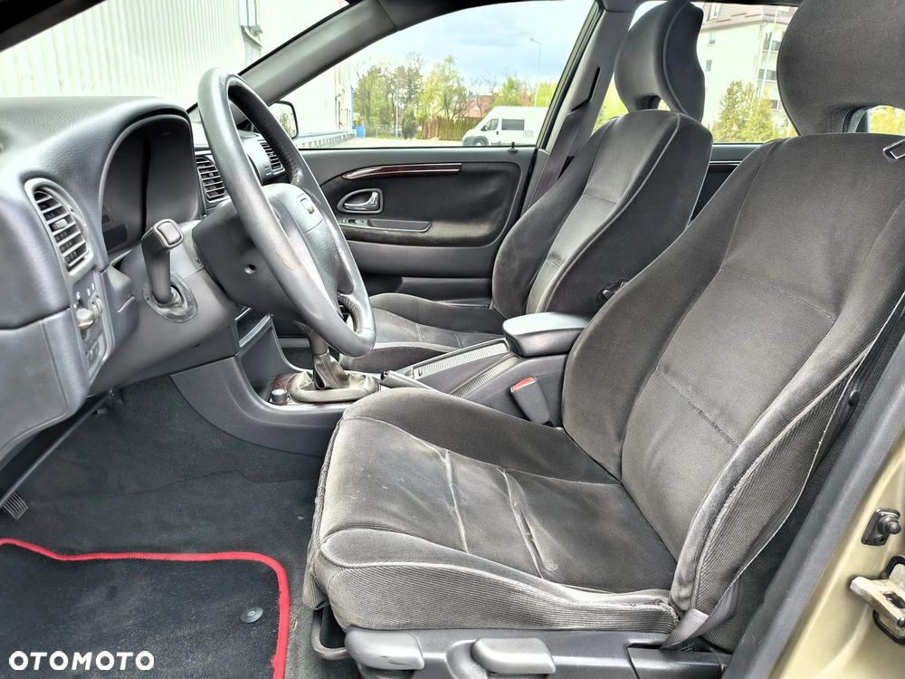 Volvo V40 - 8