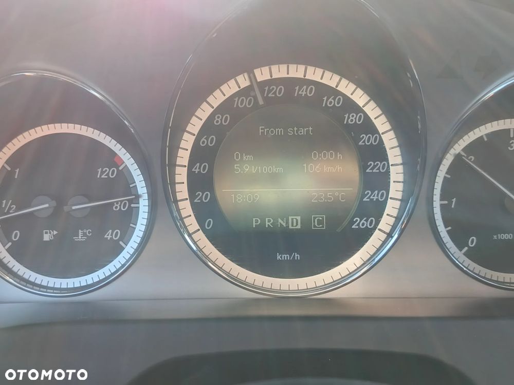 Mercedes-Benz Klasa C 250 T CDI DPF Automatik BlueEFFICIENCY Avantgarde - 21