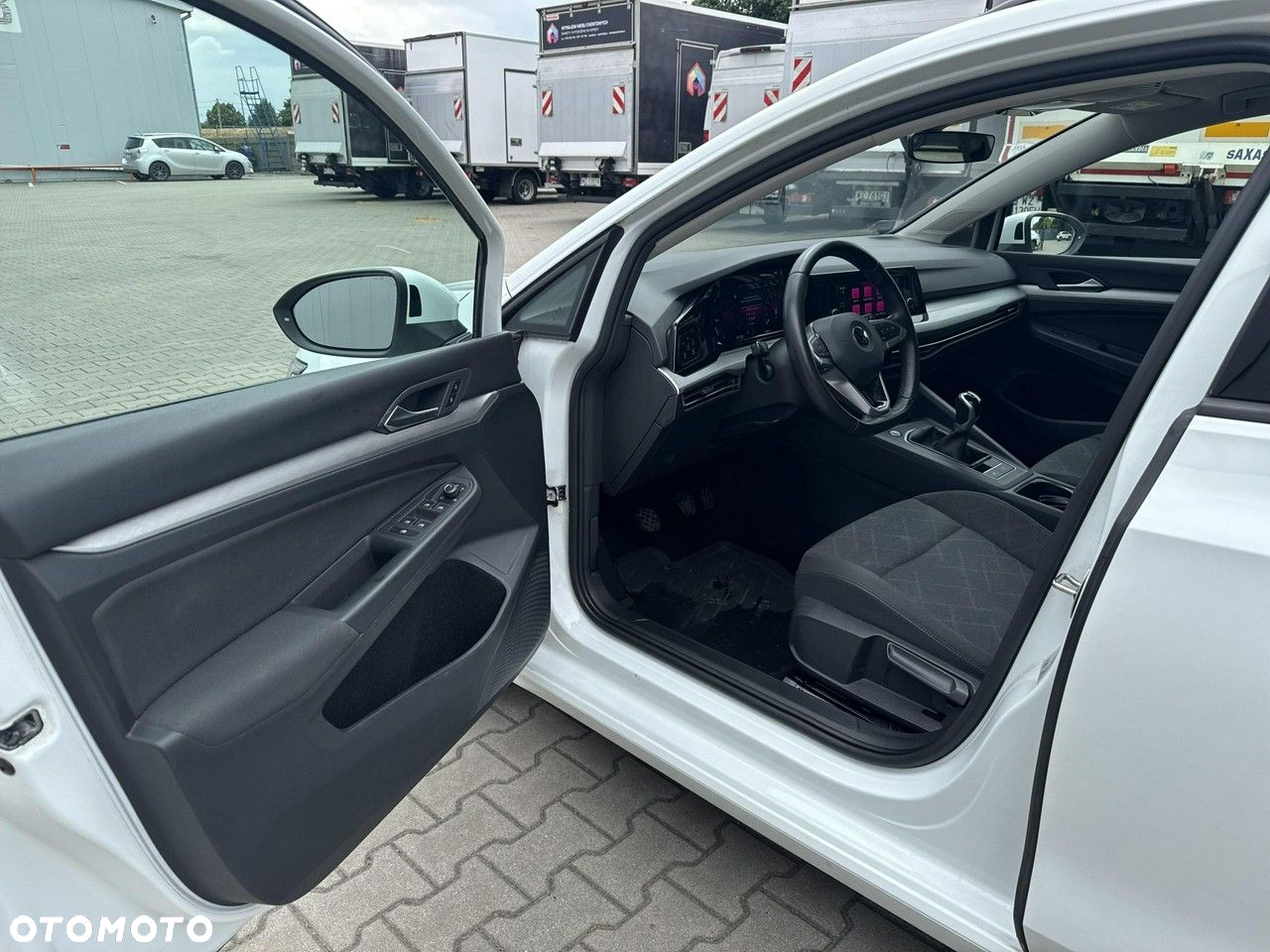 Volkswagen Golf - 10