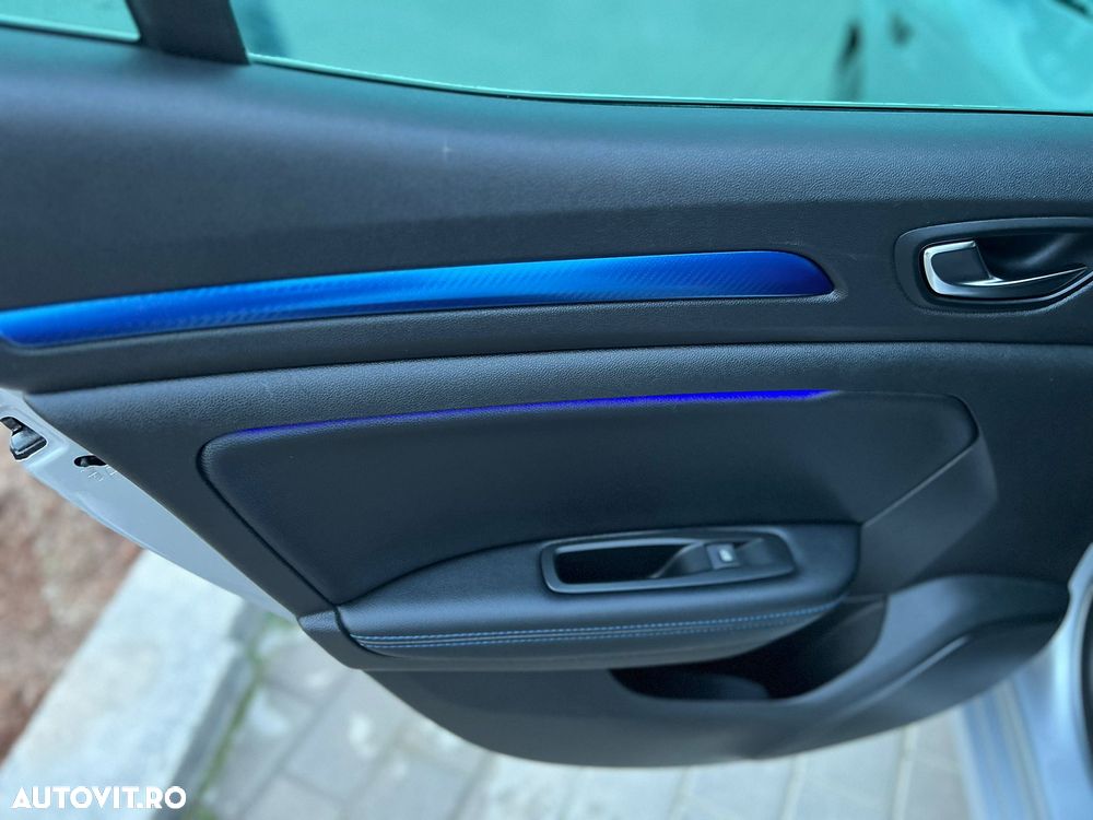 Renault Megane ENERGY TCe 205 EDC GT - 25