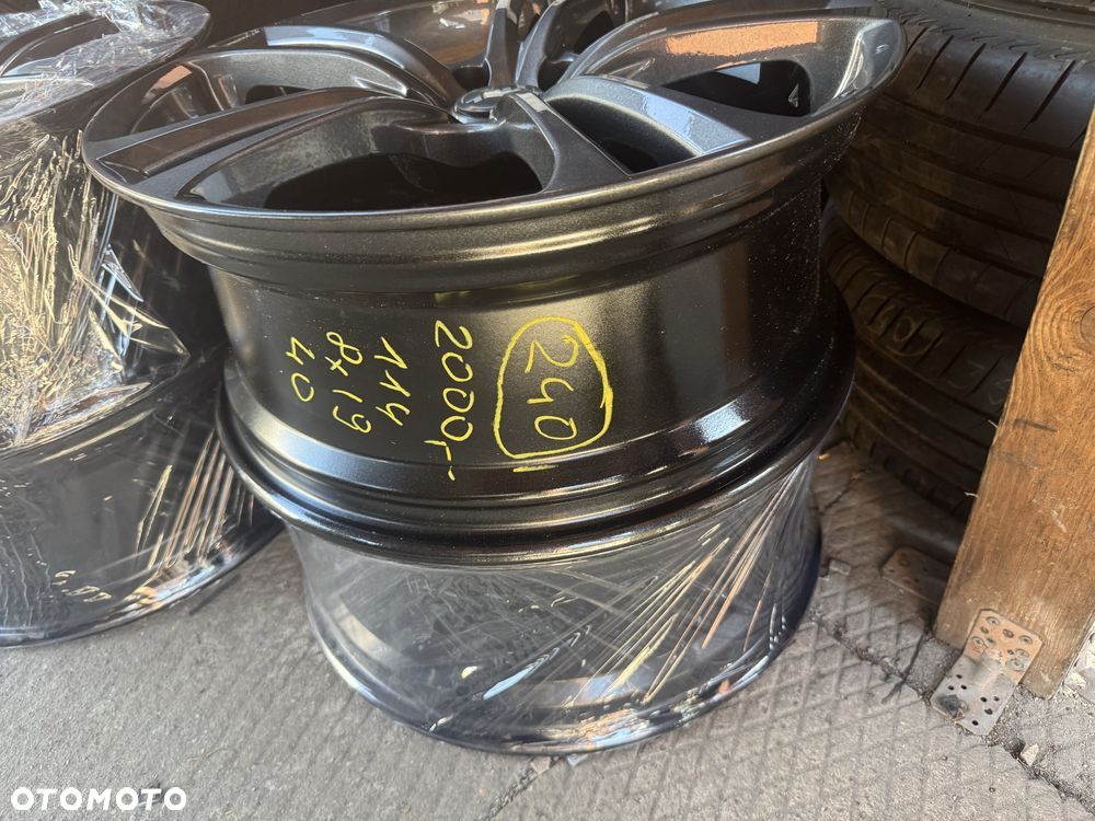 Felgi aluminiowe 5x114,3 8x19 et40 po renowacji - 4