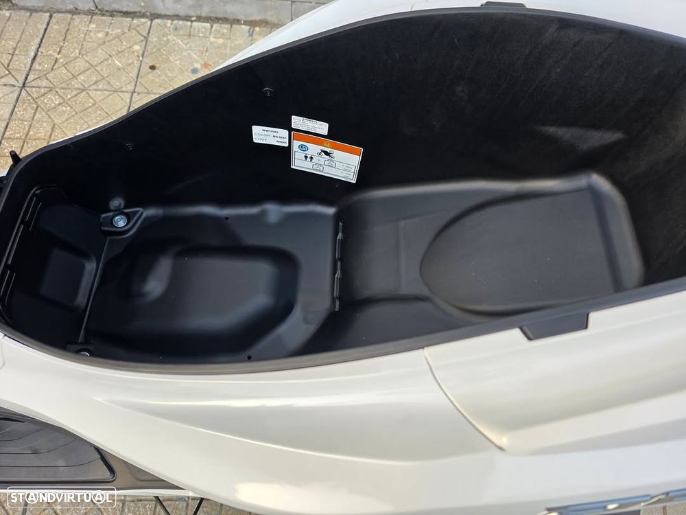 Honda PCX125 69€ mes - 8