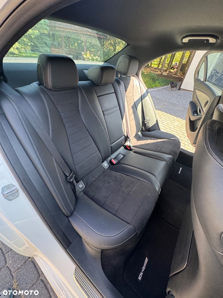 Mercedes-Benz Klasa E 200 4-Matic 9G-TRONIC - 22