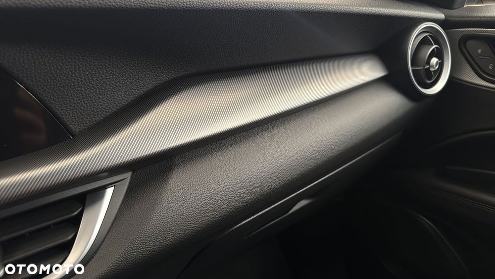 Alfa Romeo Stelvio 2.0 Turbo Veloce Q4 - 19