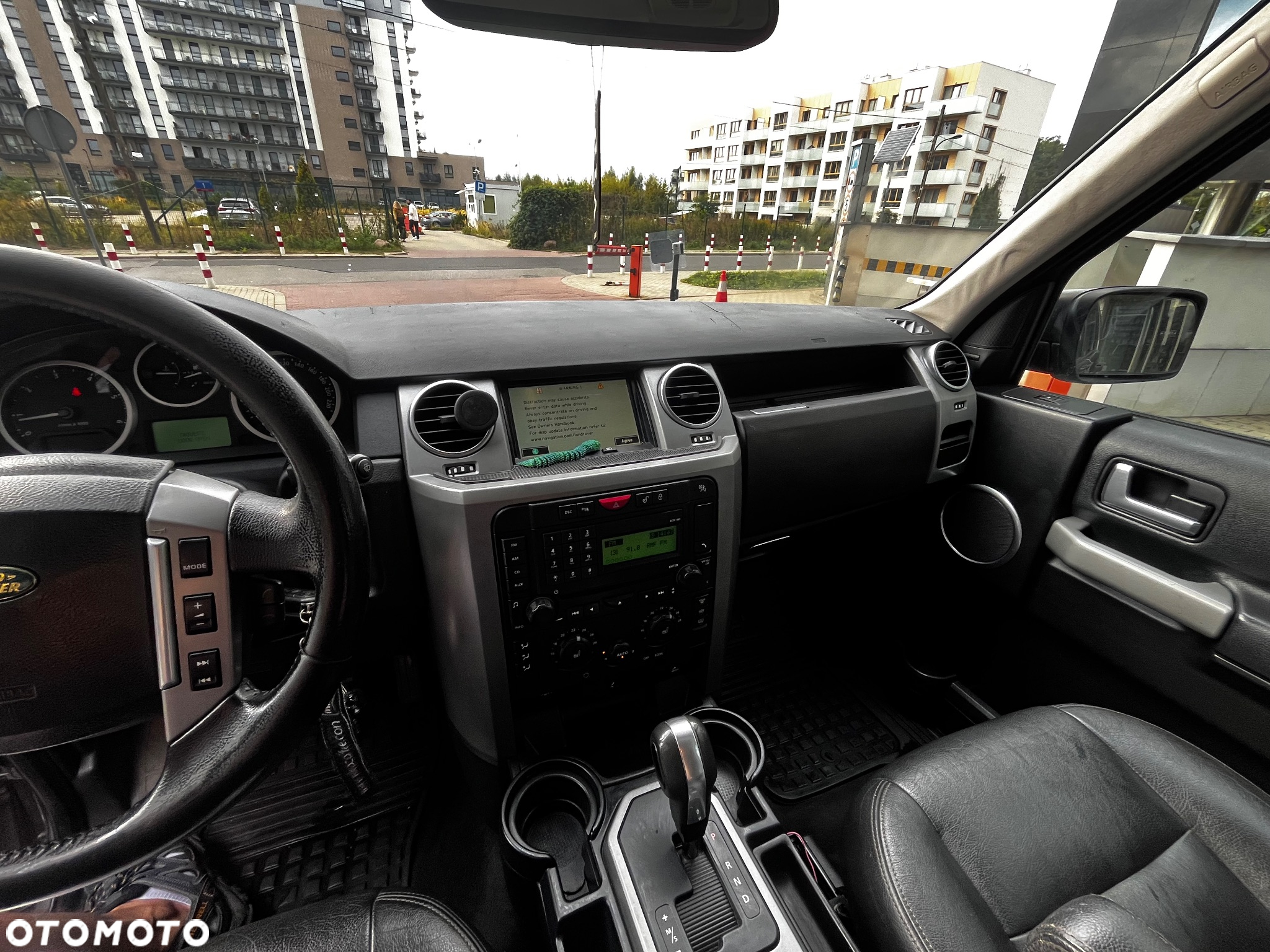 Land Rover Discovery IV 2.7D V6 SE - 26