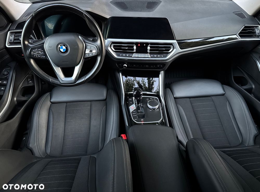 BMW Seria 3 320d Sport Line - 16