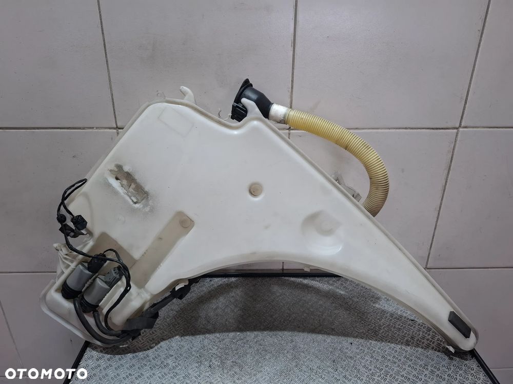 Zbiorniczek spryskiwaczy BMW E90 E91 rok 2009 lift nr 7068998 - 5