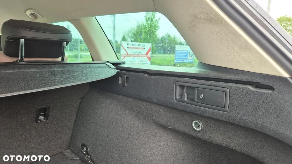 Volkswagen Passat 1.8 TSI BMT Highline - 28