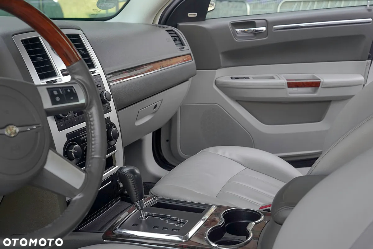 Chrysler 300C 3.0 V6 CRD - 17