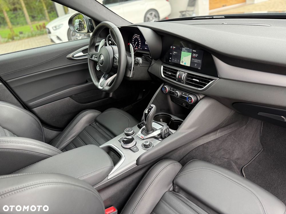 Alfa Romeo Giulia 2.0 Turbo Veloce Q4 - 25