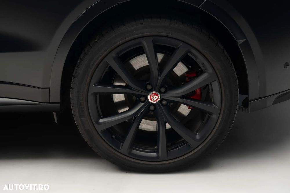 Jaguar F-Pace P550 AWD SVR - 15