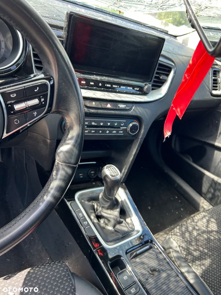 Kia XCeed - 11