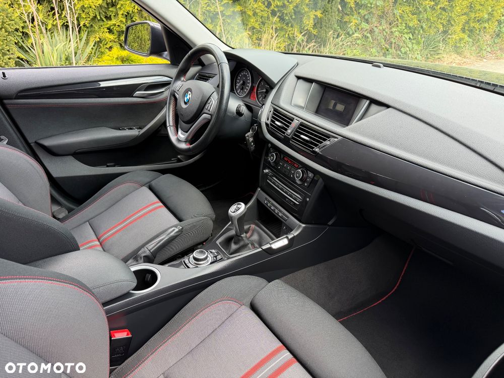 BMW X1 xDrive20i Sport Line - 26