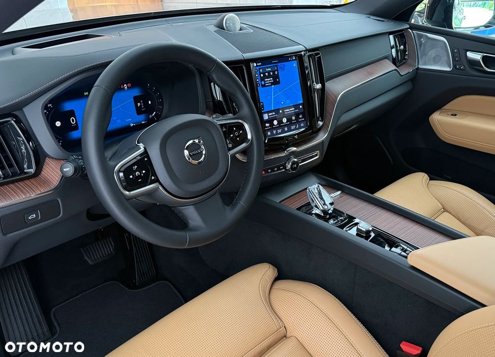 Volvo XC 60 B4 D Plus Dark - 27