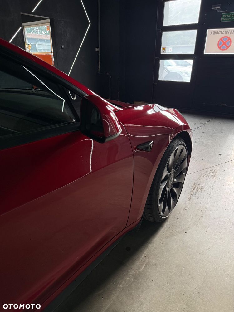 Tesla Model 3 - 4