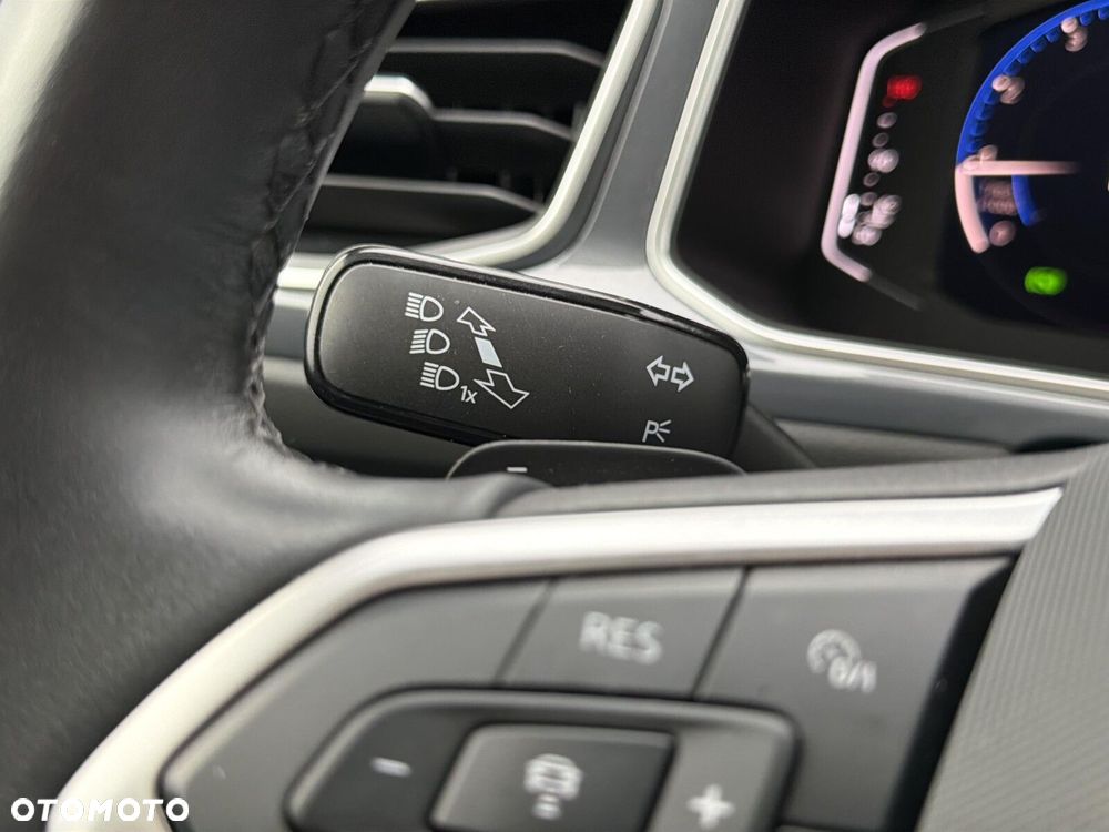 Volkswagen T-Roc 1.5 TSI Style DSG - 21