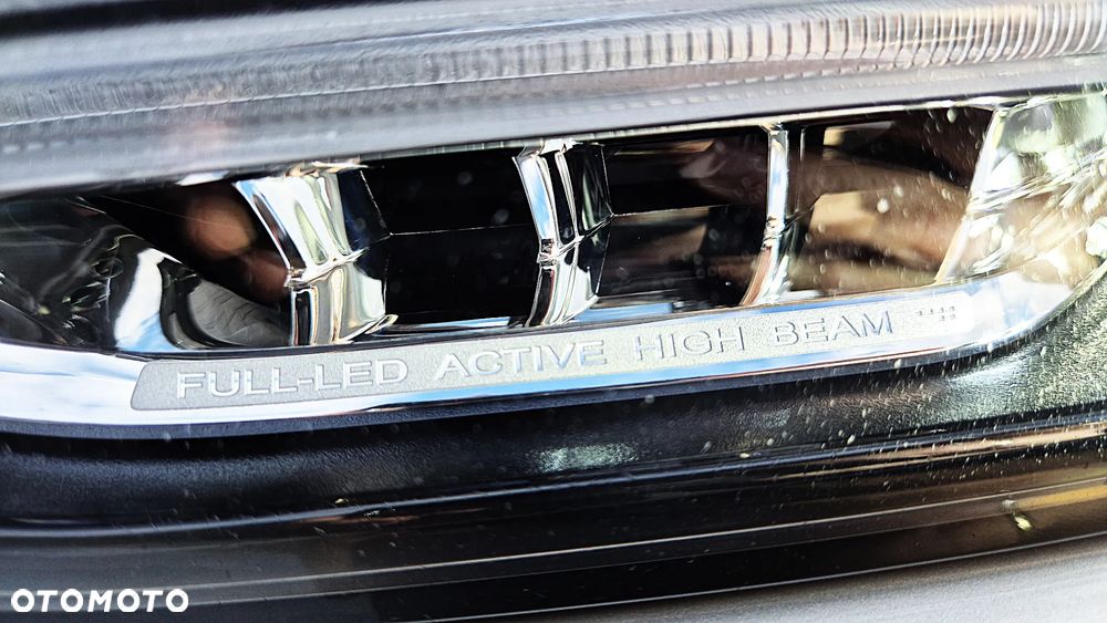 Volvo V90 D4 AWD Momentum - 34