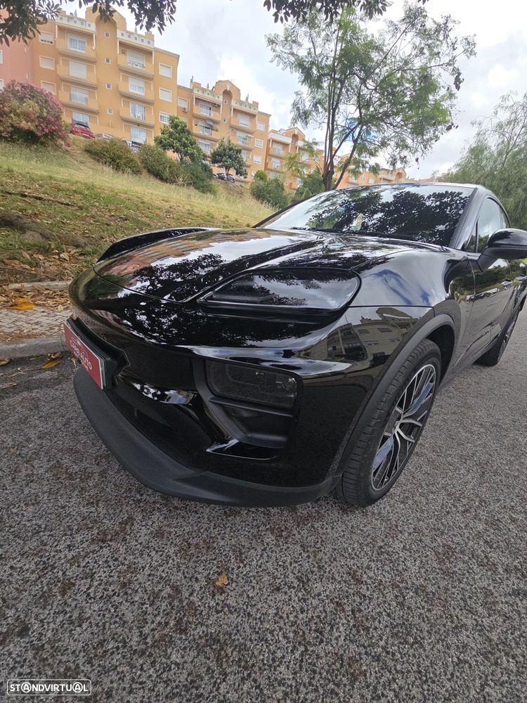 Porsche Macan Electric - 30