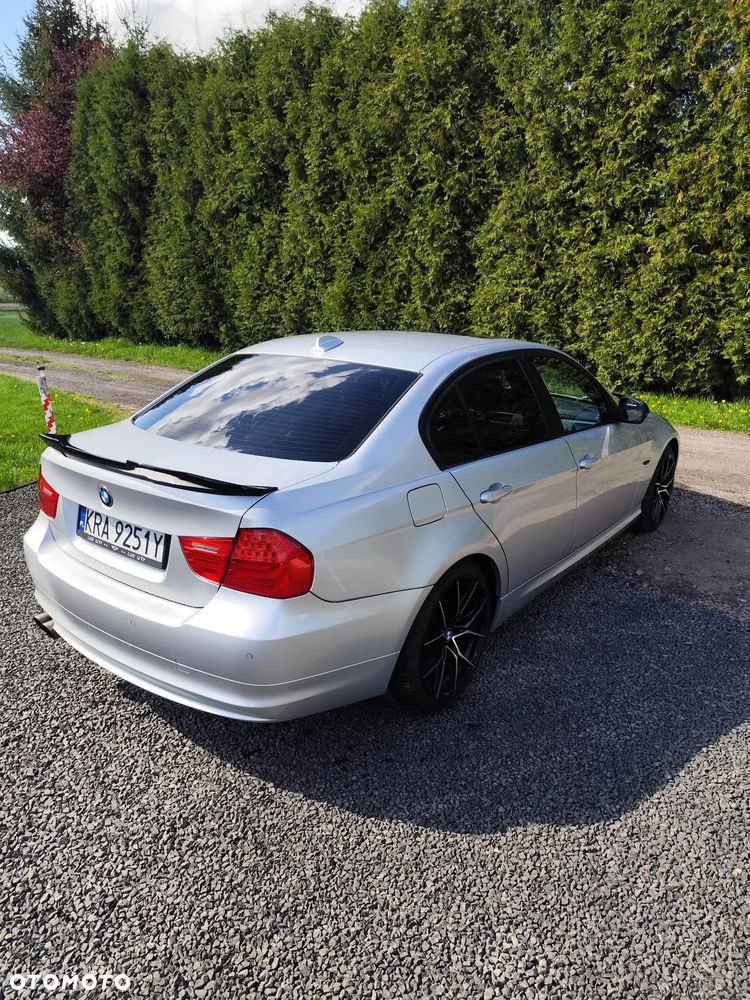 BMW Seria 3 318i - 5