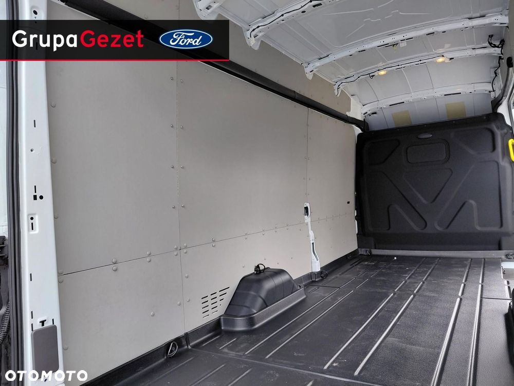 Ford Transit - 11