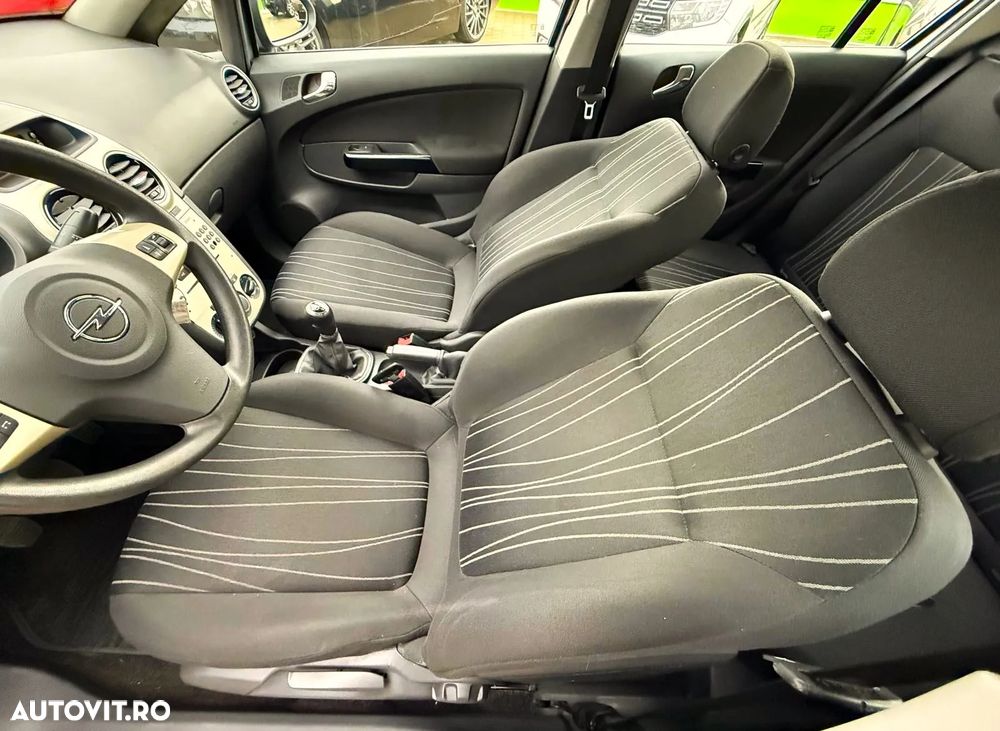 Opel Corsa 1.2i Essentia - 14