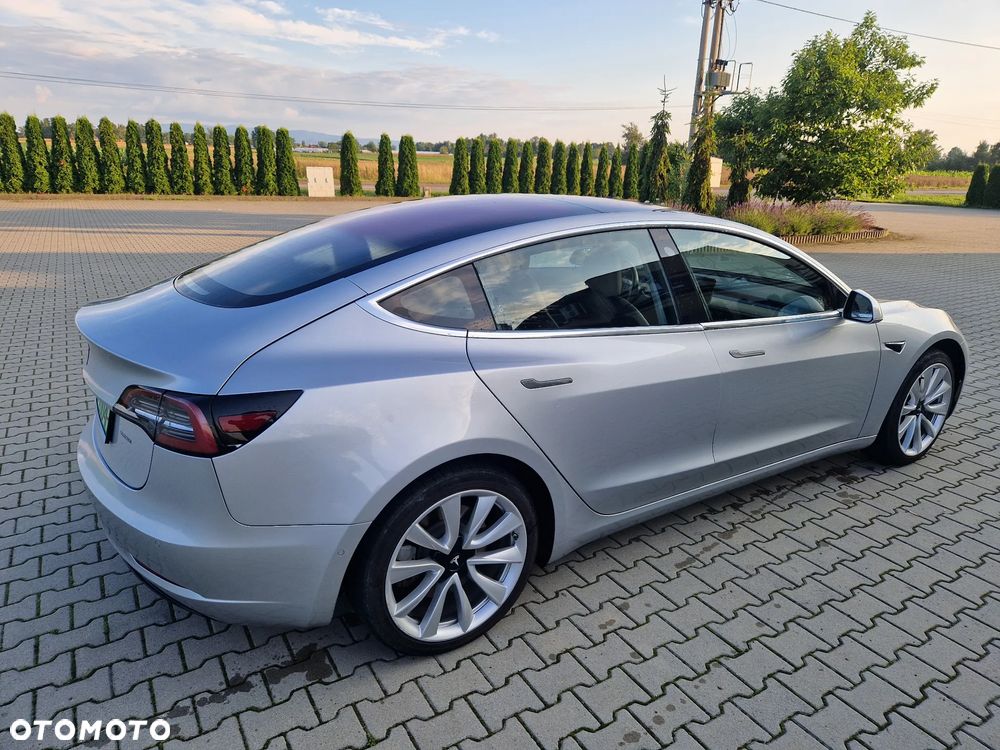 Tesla Model 3 Long Range AWD - 3