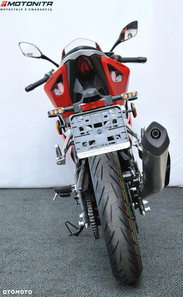 QJMOTOR SRK 125R - 9