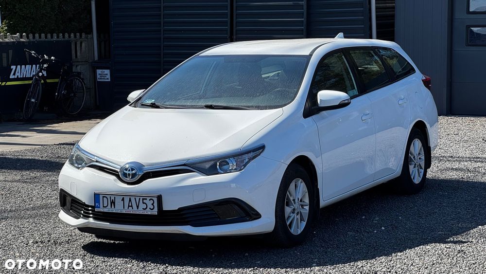 Toyota Auris - 1