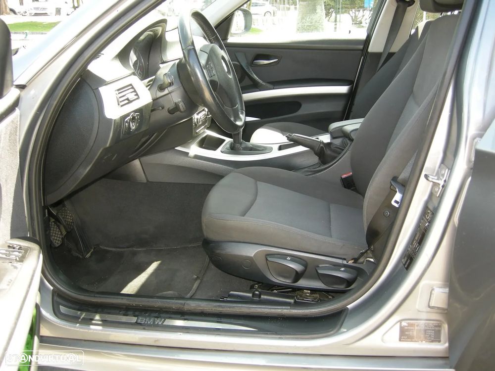 BMW 318 d - 8