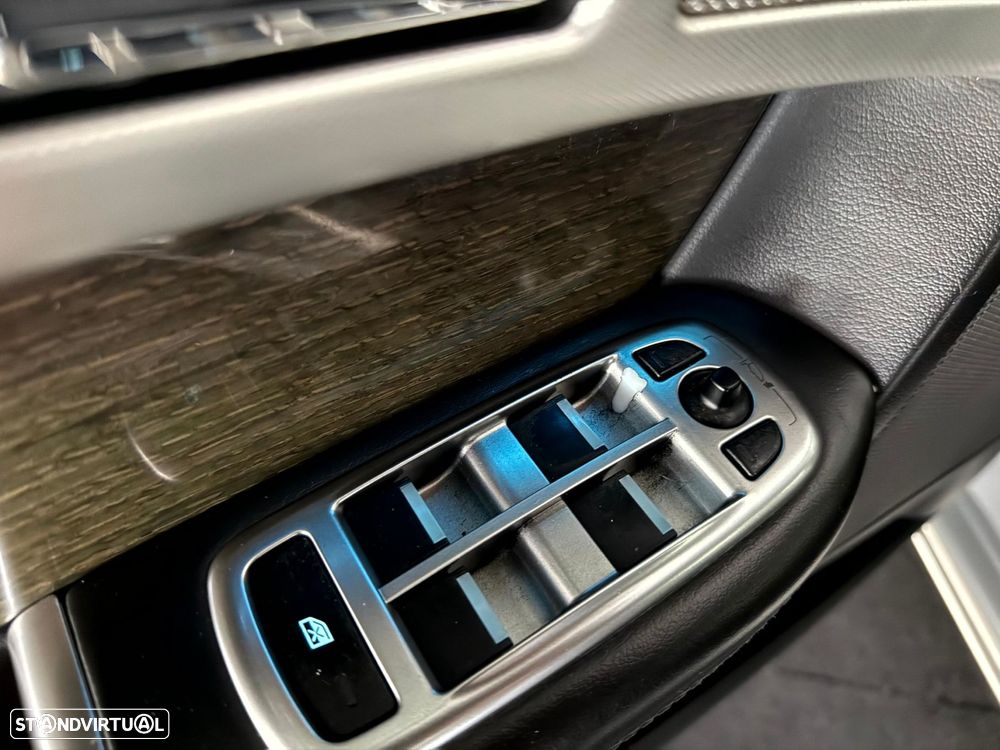Jaguar XF 2.2 D Premium Luxury - 26