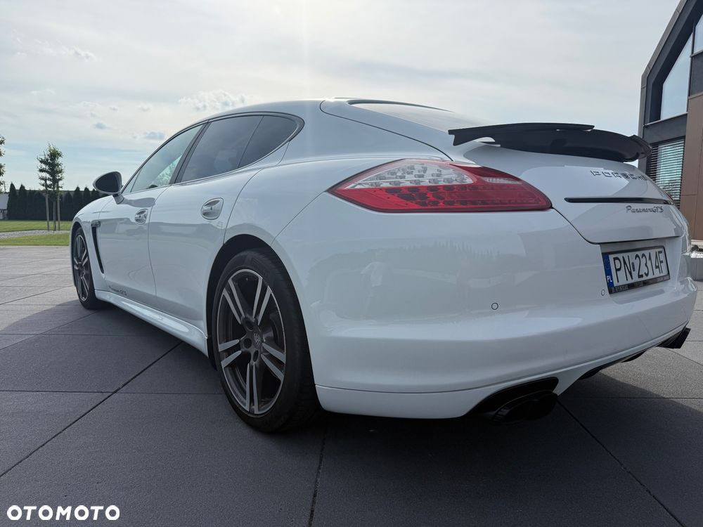 Porsche Panamera GTS - 16