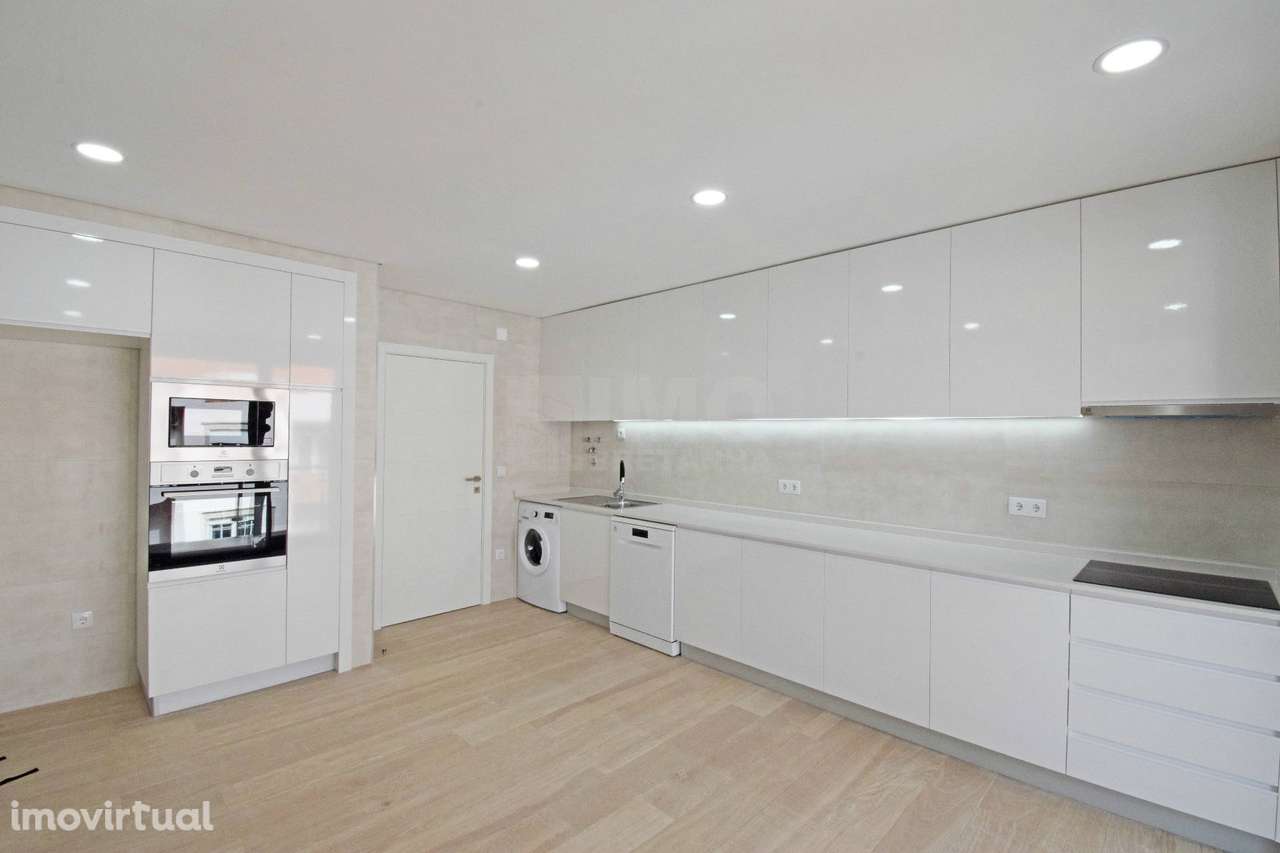 T2 Duplex c/ Terraço NOVO - Zona Baixa da Covilhã - Grande imagem: 2/17
