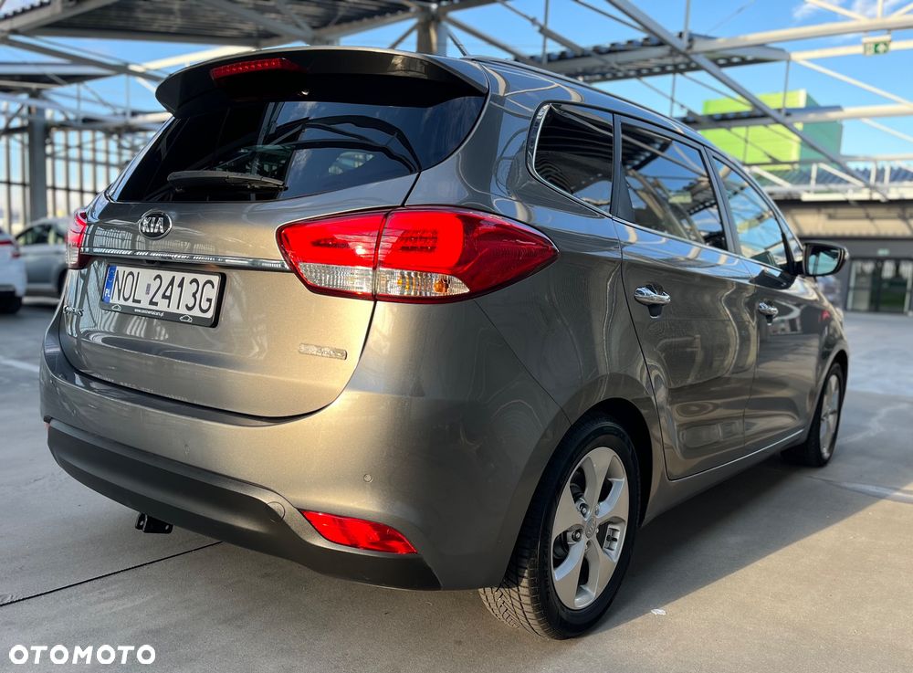 Kia Carens - 5