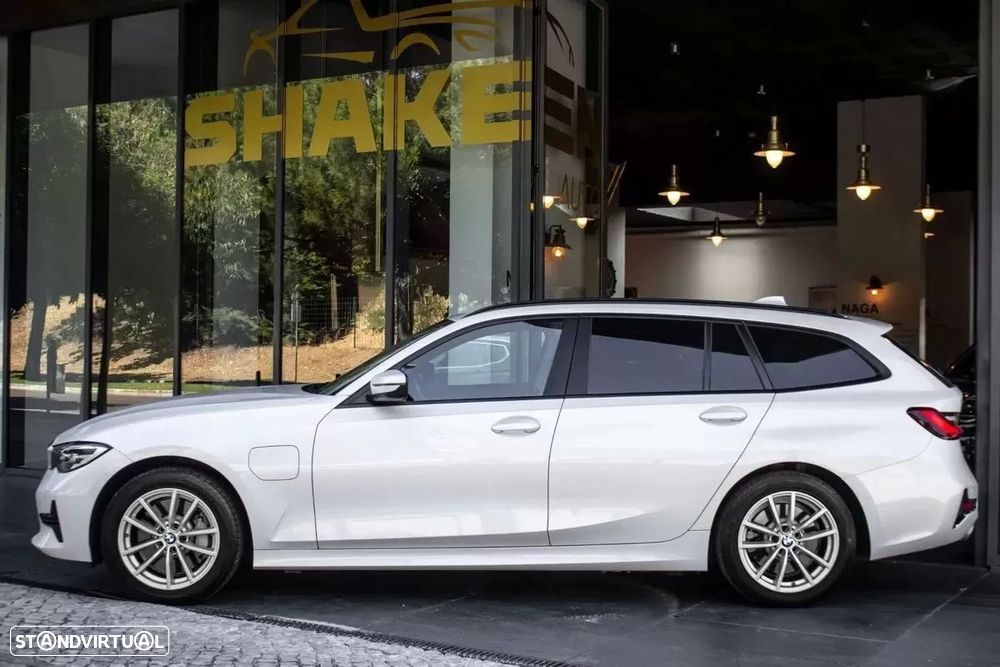 BMW 330 e Line Luxury Auto - 2