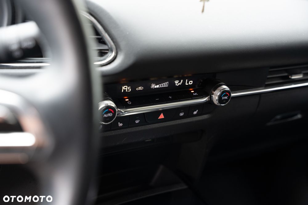 Mazda CX-30 2.0 mHEV Hikari 2WD - 11