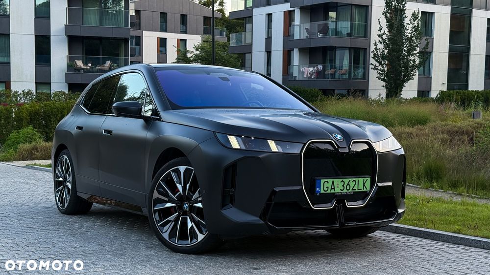 BMW iX - 32