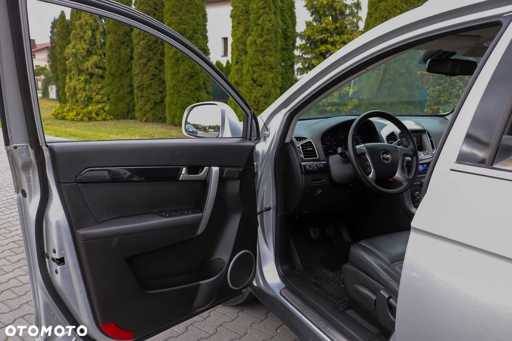 Chevrolet Captiva 2.2 D LS+ - 29