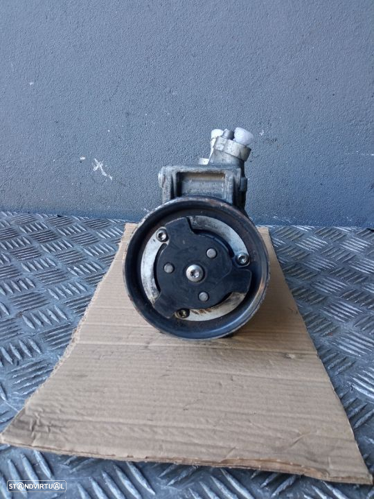 Compressor de Ar Condicionado Volkswagen /Seat/ Skoda 1.6 Tdi REF: 5N0320803E - 5