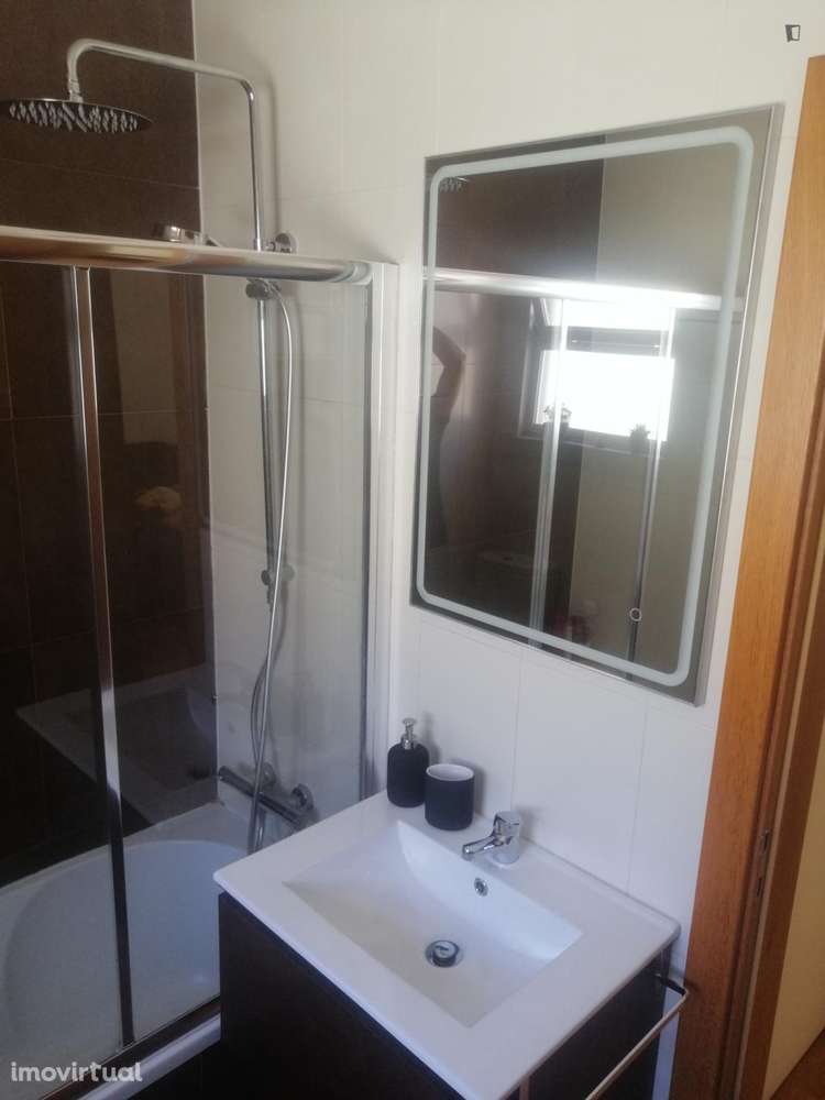 Quarto - localizado em Sete Rios Lisbon - Grande imagem: 4/5