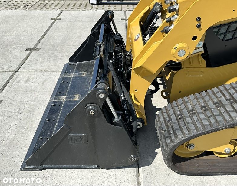 Caterpillar 249D3 - 8