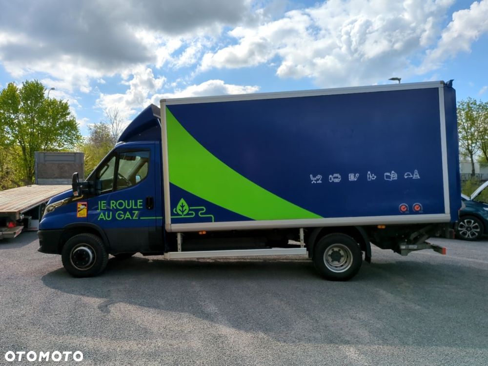 Iveco DAILY CAISSE 7T2 - 7