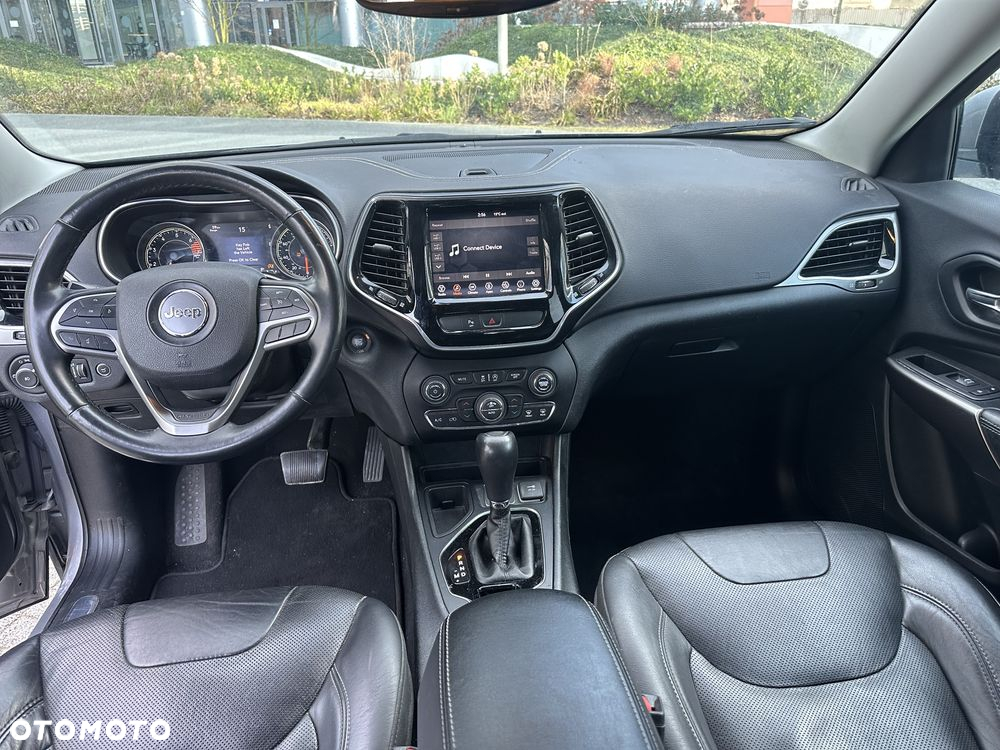 Jeep Cherokee - 10